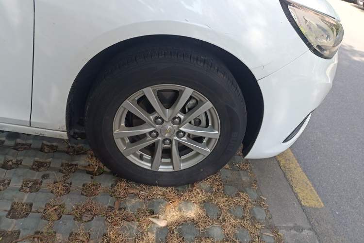 Used Chevrolet Malibu 2018 530T Automatic Comfort Edition Right Front Wheel Hub