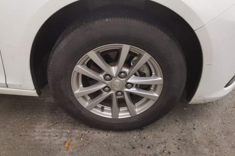 Used Chevrolet Malibu 2018 530T Automatic Fashion Edition Right Front Wheel Hub