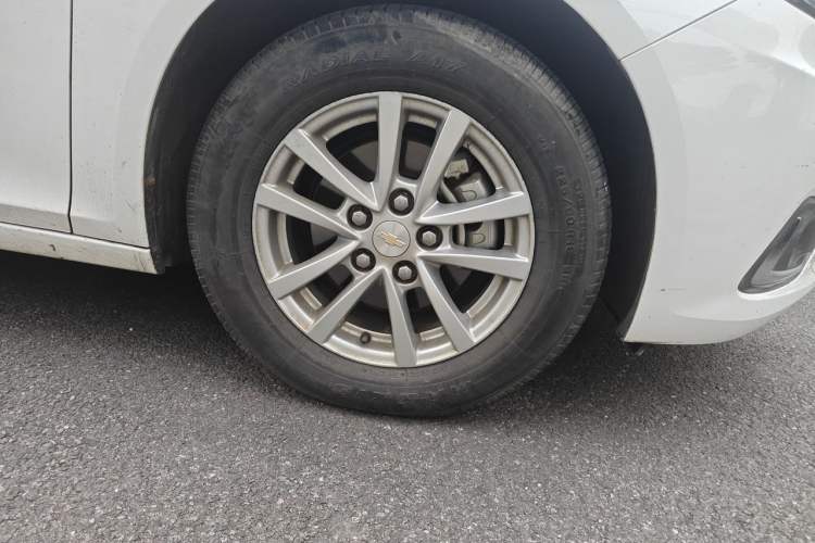 Used Chevrolet Malibu 2018 530T Automatic Fashion Edition Right Front Wheel Hub