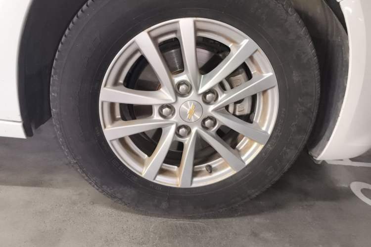 Used Chevrolet Malibu 2018 530T Automatic Fashion Edition Right Front Wheel Hub