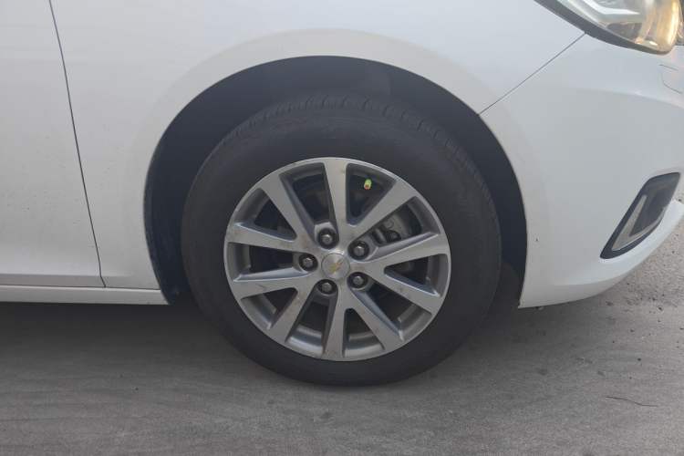 Used Chevrolet Malibu 2018 530T Automatic Luxury Edition Right Front Wheel Hub