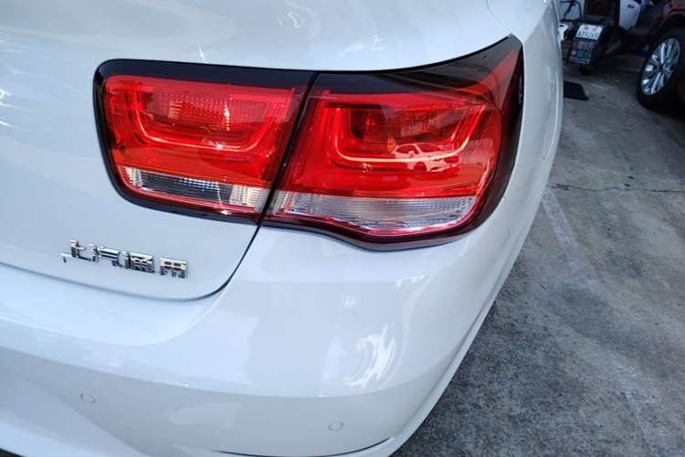 Used Chevrolet Malibu 2018 530T Automatic Luxury Edition Right Rear Taillight