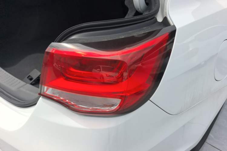 Used Chevrolet Malibu 2018 530T Automatic Fashion Edition Right Rear Taillight