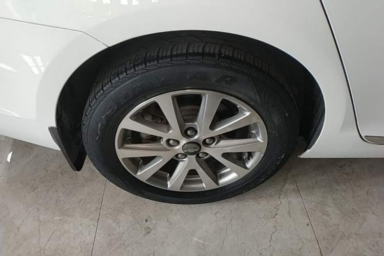 Used Chevrolet Malibu 2018 530T Automatic Luxury Edition Right Rear Wheel Hub
