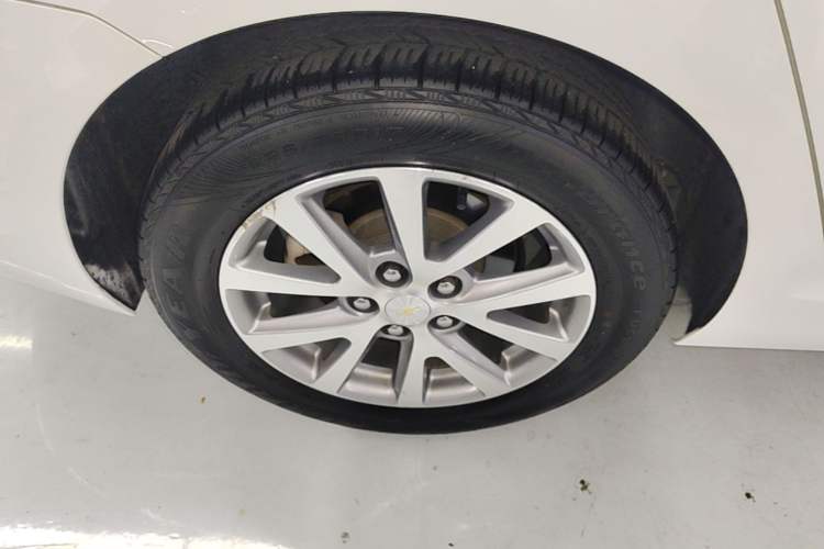 Used Chevrolet Malibu 2018 530T Automatic Luxury Edition Right Rear Wheel Hub