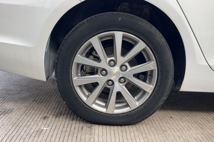 Used Chevrolet Malibu 2017 1.5T Automatic Luxury Edition Right Rear Wheel Hub