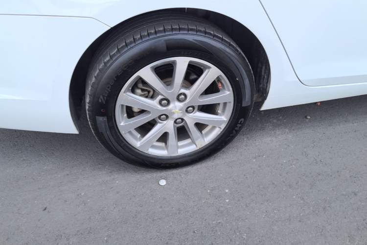 Used Chevrolet Malibu 2018 530T Automatic Luxury Edition Right Rear Wheel Hub