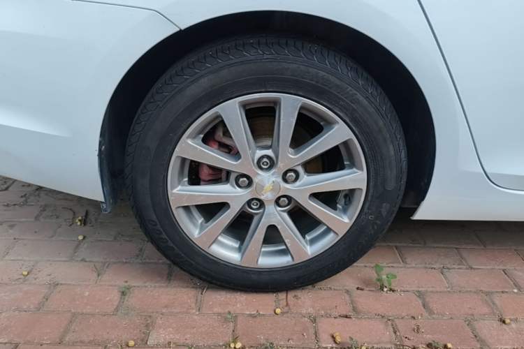 Used Chevrolet Malibu 2018 530T Automatic Luxury Edition Right Rear Wheel Hub