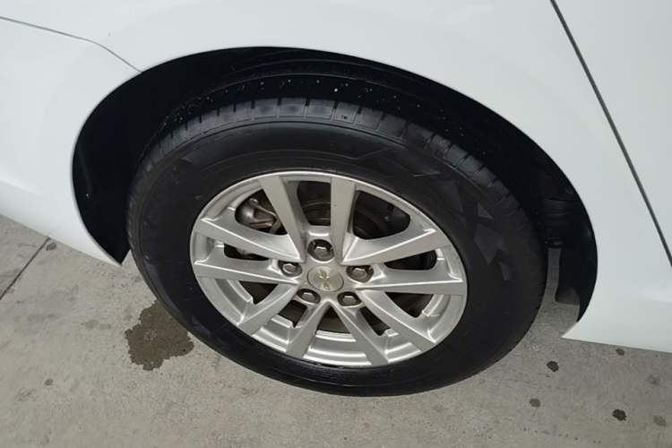 Used Chevrolet Malibu 2018 530T Automatic Fashion Edition Right Rear Wheel Hub