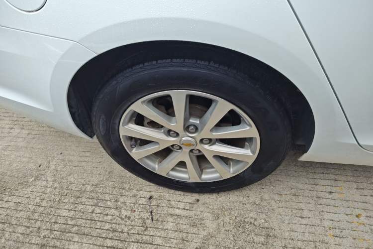 Used Chevrolet Malibu 2018 530T Automatic Luxury Edition Right Rear Wheel Hub