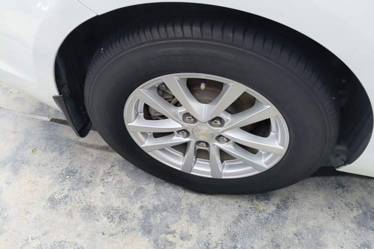 Used Chevrolet Malibu 2018 530T Automatic Fashion Edition Right Rear Wheel Hub