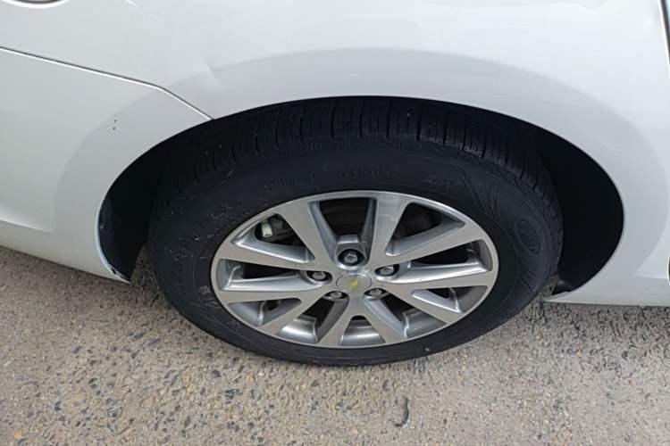 Used Chevrolet Malibu 2018 530T Automatic Luxury Edition Right Rear Wheel Hub