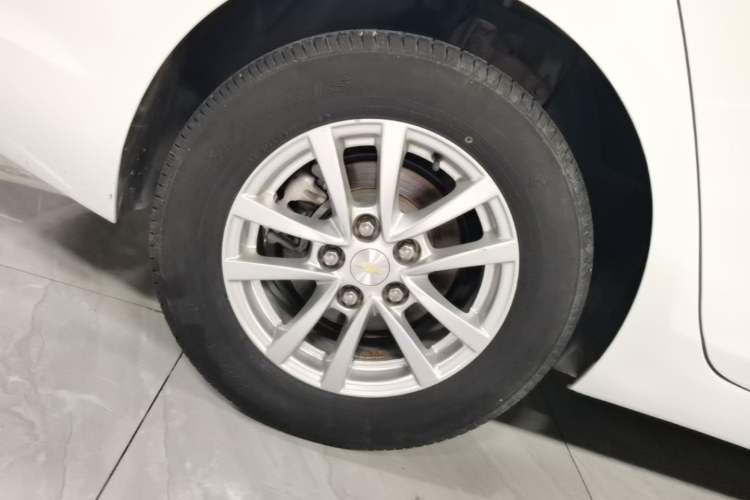 Used Chevrolet Malibu 2018 530T Automatic Fashion Edition Right Rear Wheel Hub