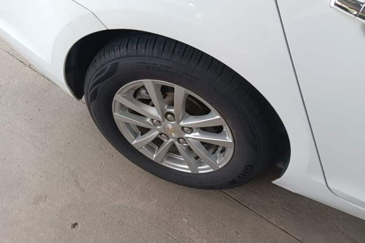 Used Chevrolet Malibu 2018 530T Automatic Fashion Edition Right Rear Wheel Hub