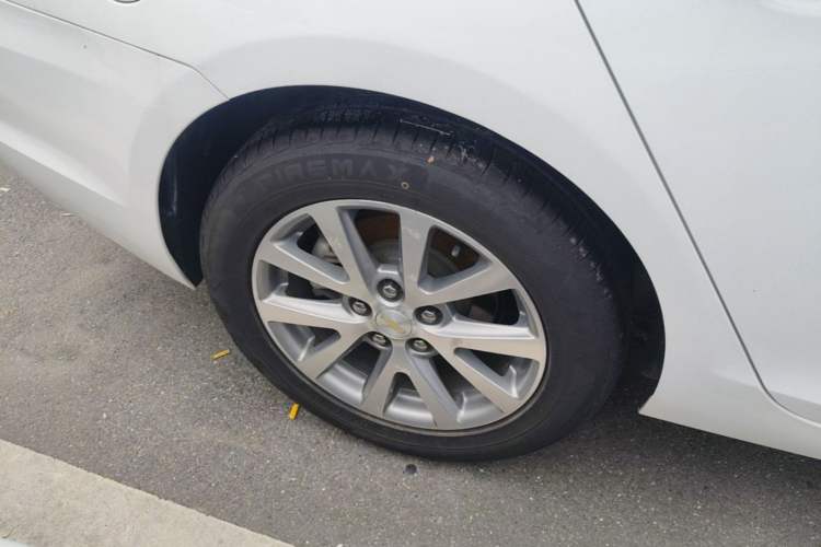 Used Chevrolet Malibu 2018 530T Automatic Luxury Edition Right Rear Wheel Hub
