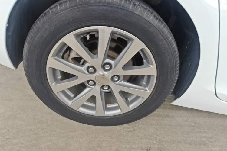 Used Chevrolet Malibu 2018 530T Automatic Luxury Edition Right Rear Wheel Hub