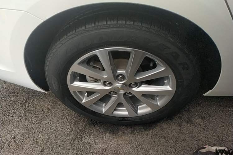 Used Chevrolet Malibu 2018 530T Automatic Luxury Edition Right Rear Wheel Hub