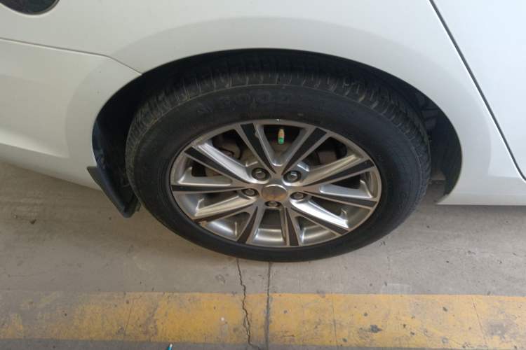 Used Chevrolet Malibu 2018 530T Automatic Luxury Edition Right Rear Wheel Hub