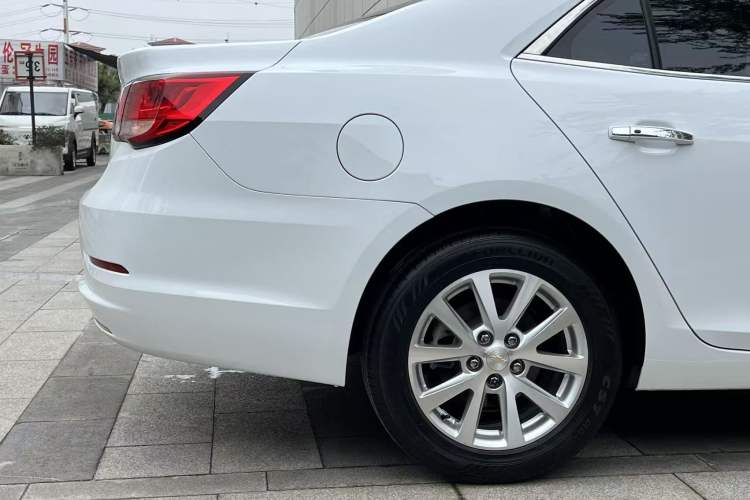 Used Chevrolet Malibu 2018 530T Automatic Luxury Edition Right Rear Wheel Hub