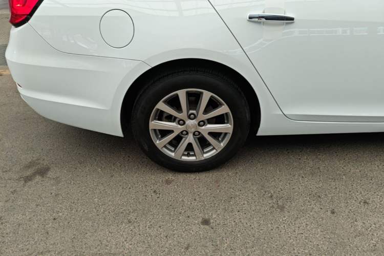 Used Chevrolet Malibu 2018 530T Automatic Luxury Edition Right Rear Wheel Hub