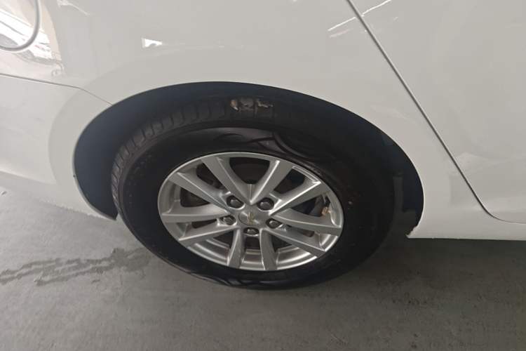 Used Chevrolet Malibu 2018 530T Automatic Fashion Edition Right Rear Wheel Hub