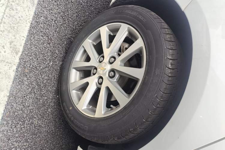 Used Chevrolet Malibu 2018 530T Automatic Luxury Edition Right Rear Wheel Hub