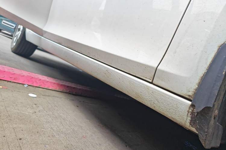 Used Chevrolet Malibu 2018 530T Automatic Luxury Edition Right Side Sill