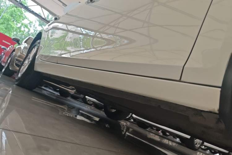 Used Chevrolet Malibu 2018 530T Automatic Luxury Edition Right Side Sill