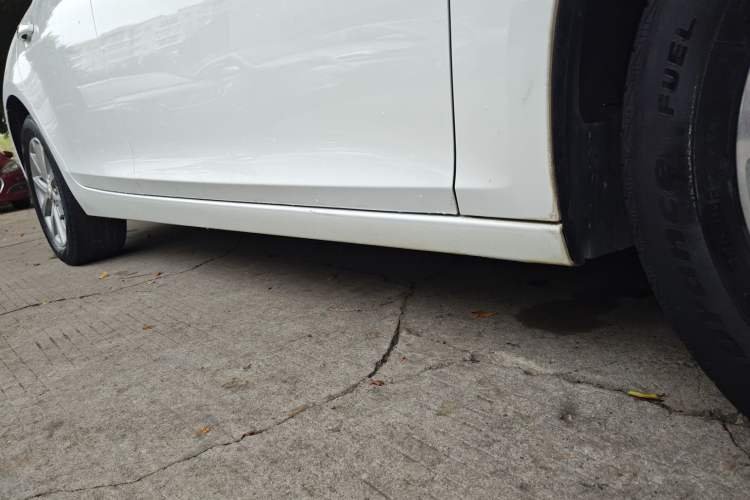 Used Chevrolet Malibu 2018 530T Automatic Luxury Edition Right Side Sill