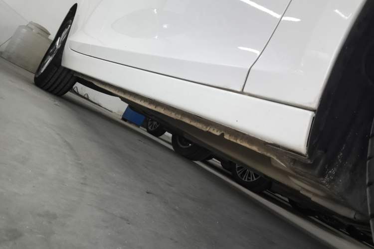 Used Chevrolet Malibu 2018 530T Automatic Luxury Edition Right Side Sill