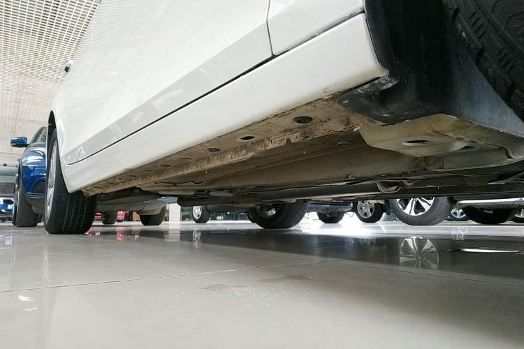 Used Chevrolet Malibu 2018 530T Automatic Luxury Edition Right Side Sill