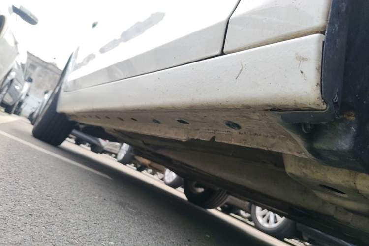 Used Chevrolet Malibu 2018 530T Automatic Luxury Edition Right Side Sill