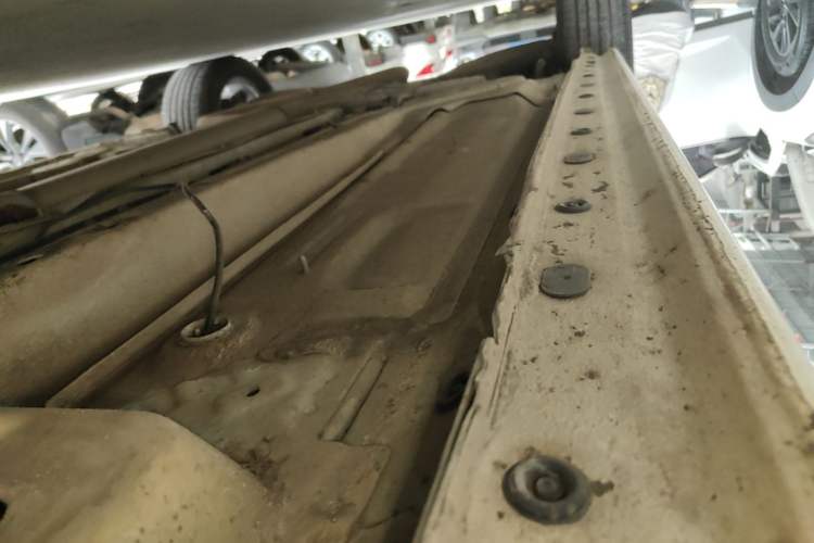 Used Chevrolet Malibu 2018 530T Automatic Luxury Edition Right Side Sill
