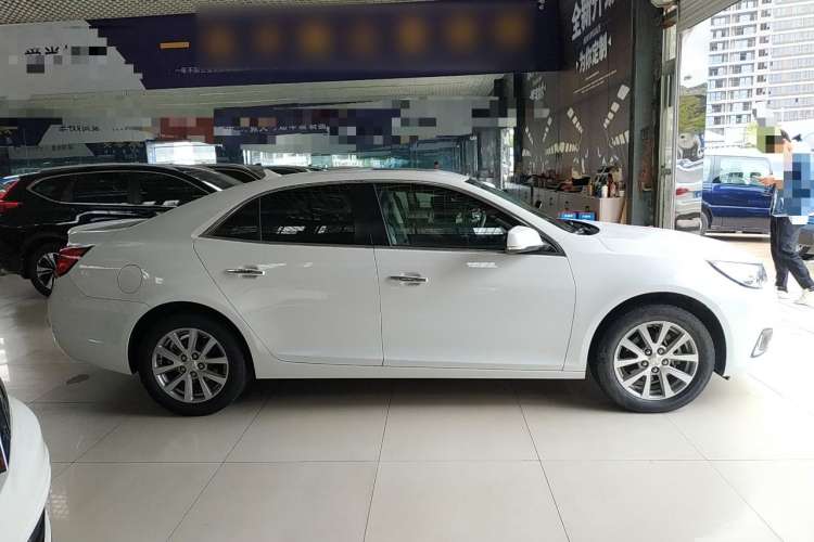 Used Chevrolet Malibu 2018 530T Automatic Luxury Edition Right Side