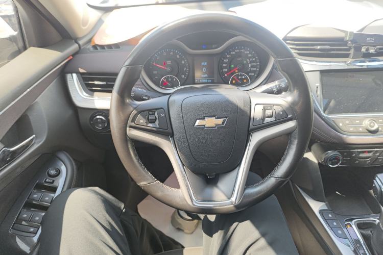 Used Chevrolet Malibu 2018 530T Automatic Fashion Edition Steering Wheel