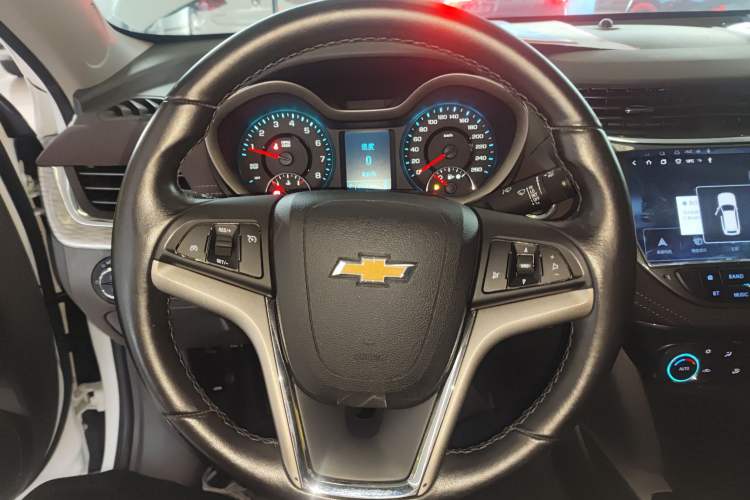 Used Chevrolet Malibu 2018 530T Automatic Fashion Edition Steering Wheel