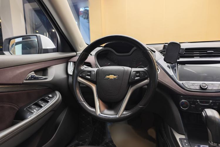 Used Chevrolet Malibu 2018 530T Automatic Luxury Edition Steering Wheel