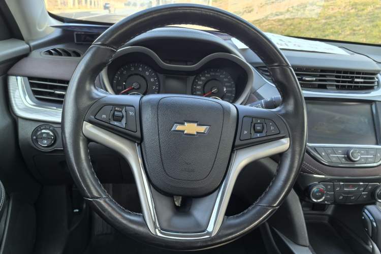 Used Chevrolet Malibu 2018 530T Automatic Luxury Edition Steering Wheel