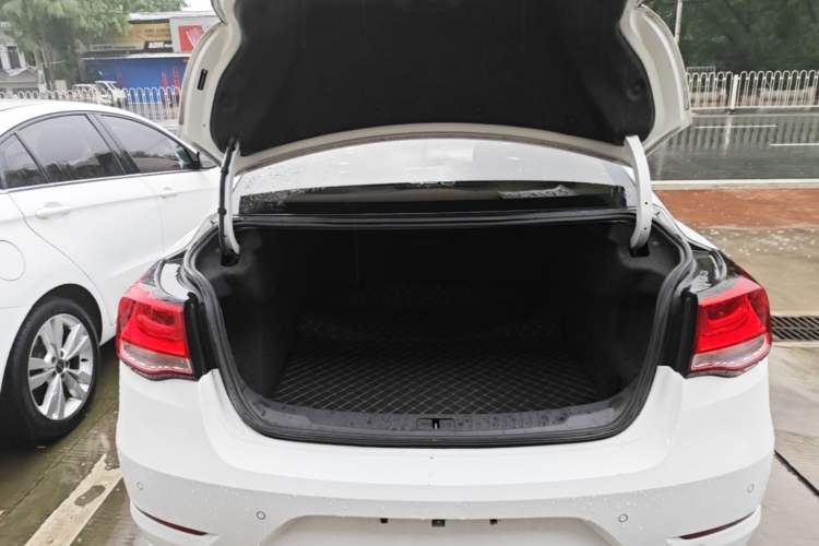 Used Chevrolet Malibu 2018 530T Automatic Luxury Edition Trunk