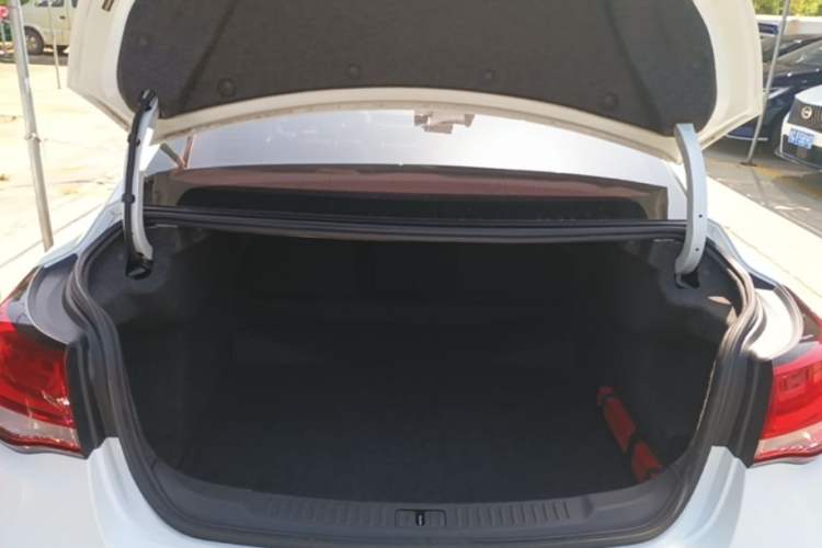 Used Chevrolet Malibu 2018 530T Automatic Luxury Edition Trunk