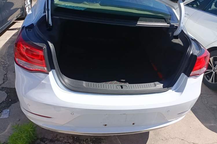 Used Chevrolet Malibu 2018 530T Automatic Luxury Edition Trunk