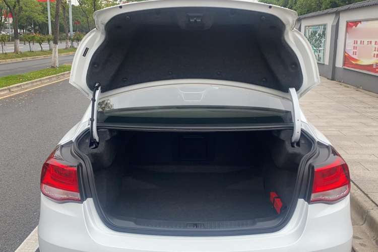 Used Chevrolet Malibu 2018 530T Automatic Luxury Edition Trunk