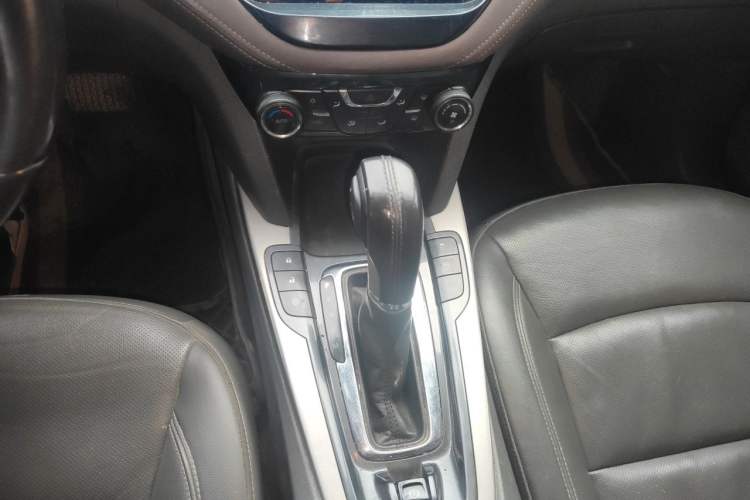 Used Chevrolet Malibu 2018 530T Automatic Fashion Edition Gear Lever