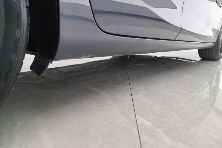 Used Chevrolet Malibu XL 2021 Redline 550T Automatic RuiLian Edition Right Side Sill