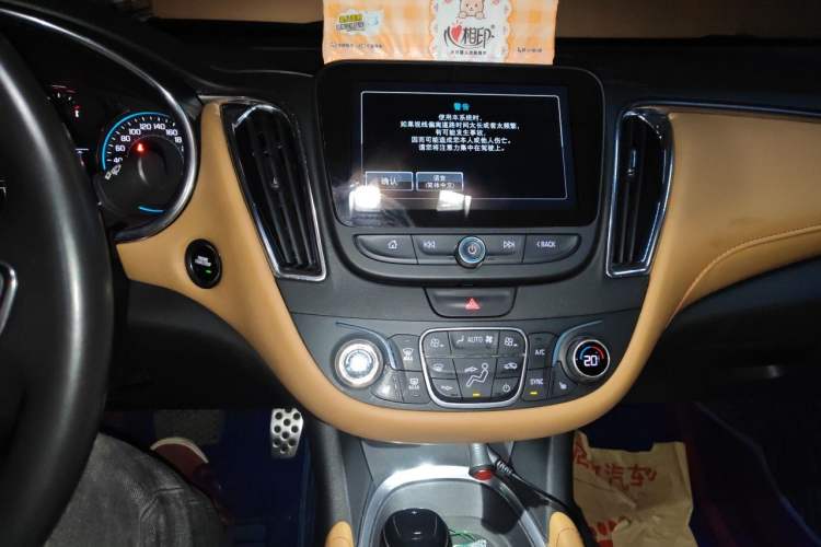 Used Chevrolet Malibu XL 2016 1.5T Dual-Clutch RuiShang Edition Audio And AC Panel