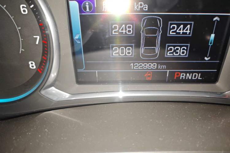 Used Chevrolet Malibu XL 2016 1.5T Dual-Clutch RuiShang Edition Odometer Close Up