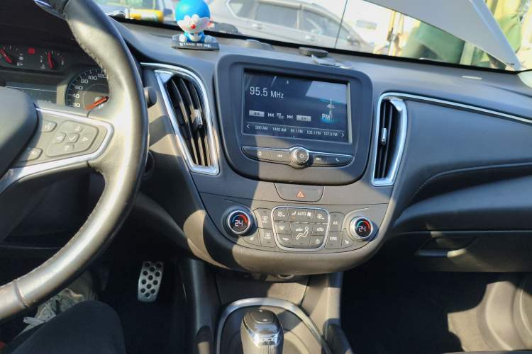 Used Chevrolet Malibu XL 2016 1.5T Dual-Clutch Ruichi Edition Audio And AC Panel