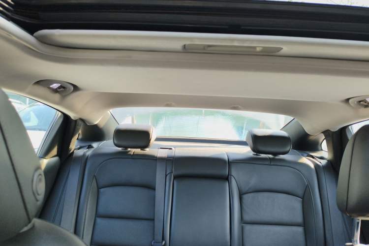 Used Chevrolet Malibu XL 2016 1.5T Dual-Clutch Ruichi Edition Headliner