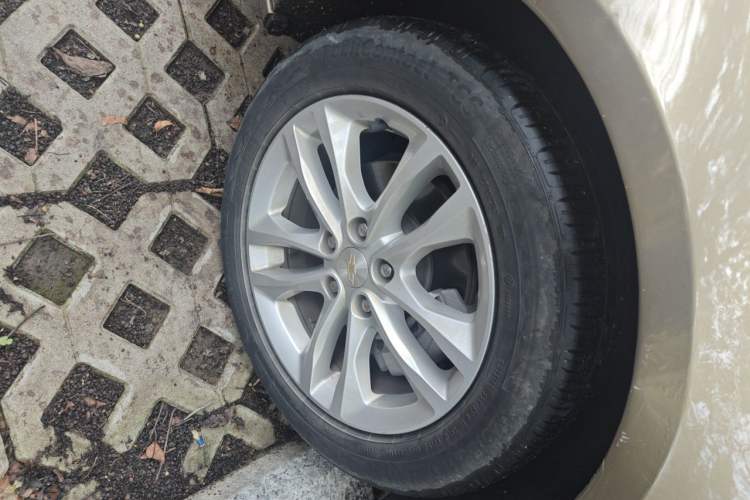 Used Chevrolet Malibu XL 2016 1.5T Dual-Clutch Ruichi Edition Right Front Wheel Hub