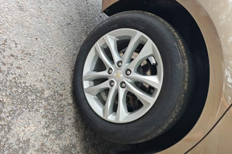 Used Chevrolet Malibu XL 2016 1.5T Dual-Clutch Ruichi Edition Right Rear Wheel Hub